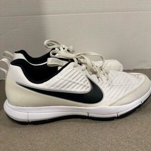 Nike Golf Explorer 2 Men Spikeless White Black Lace-up Golf Shoes 8.5